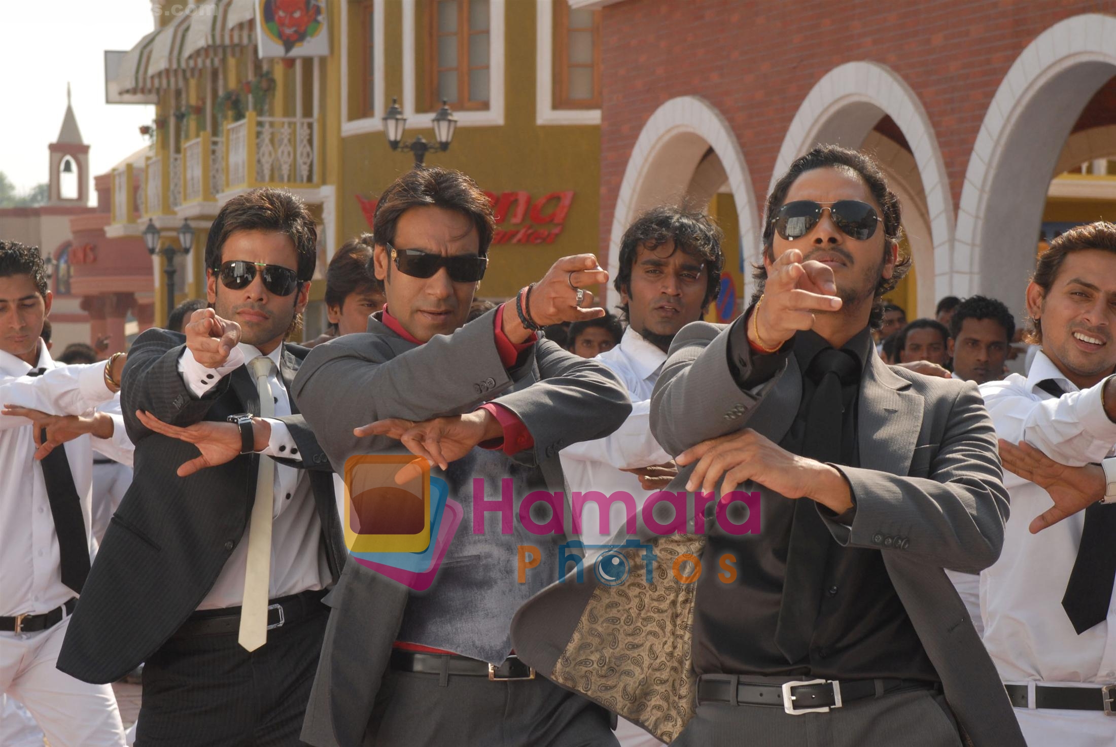 Tusshar Kapoor, Ajay Devgan, Shreyas Talpade in the Still from movie Golmal Returns 