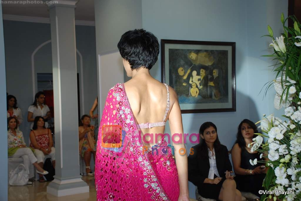 Jesse Randhawa at Adarsh Gill Fashion Show in Colaba on 8th October 2008 