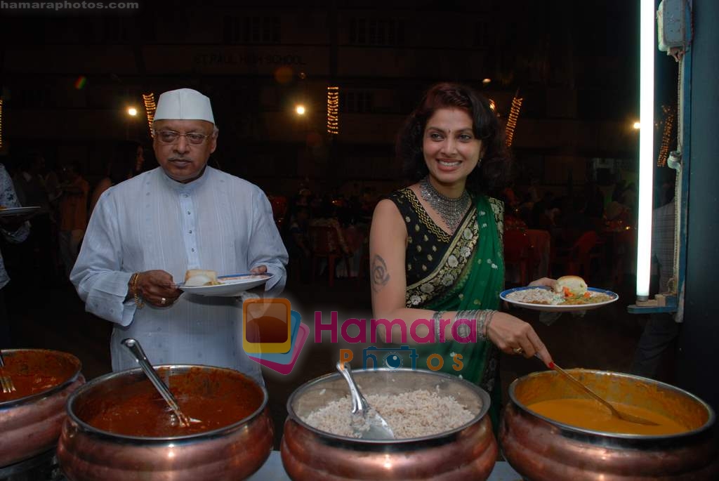 Varsha Usgaonkar at Goan Fiesta in Mumbai hosted by Goa Portuguese in St paul Ground on 13th October 2008 