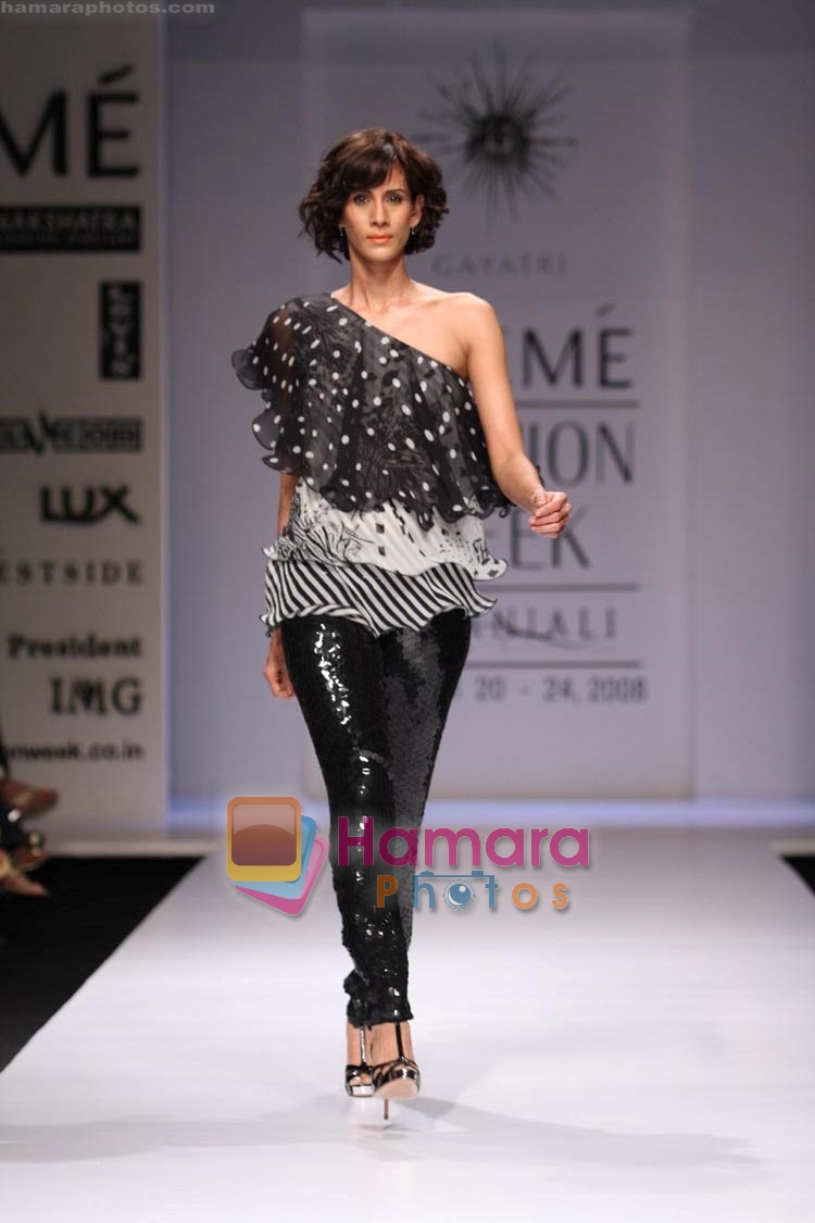 Model walk the ramp for Gayatri Khanna Show at Lakme Fashion Week 