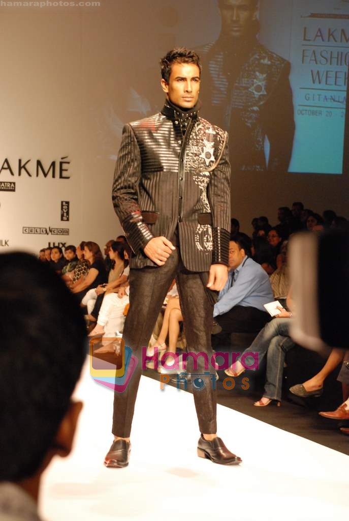 Model walk the ramp for Shantanu and Nikhil Show at Lakme Fashion Week on 21st October 2008 