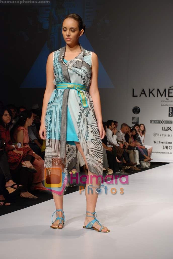 Model walks the ramp for Rahul Mishra at the Lakme Fashion Week 2008 - Day 2 on 21st October 2008 