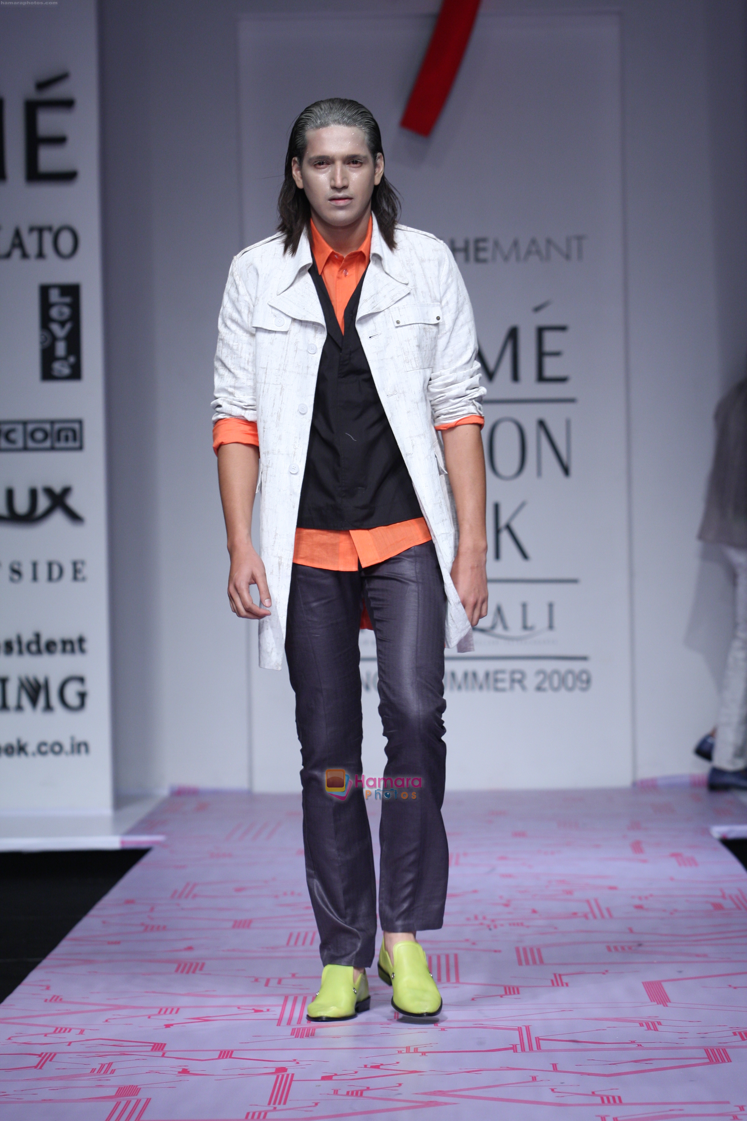 Model walk the ramp for Leconet Hemant's Show at Lakme Fashion Week 2008 on 22nd October 2008 