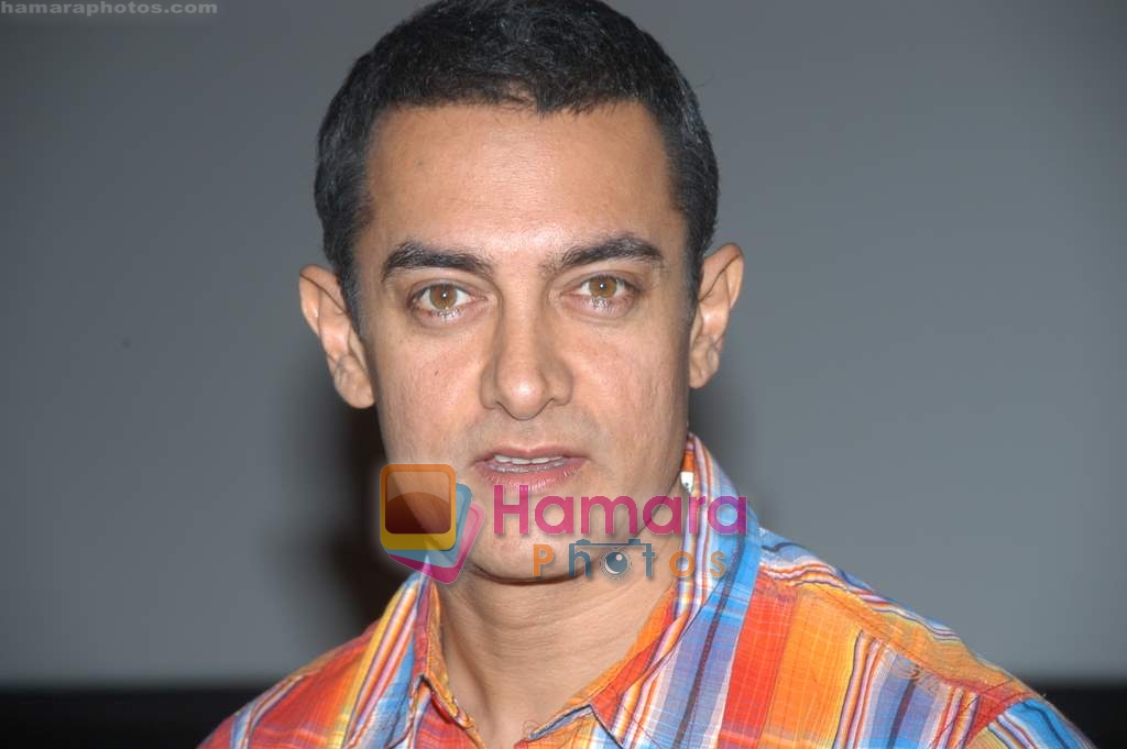 Aamir Khan at the first look of Ghajni at PVR on 27th October 2008 