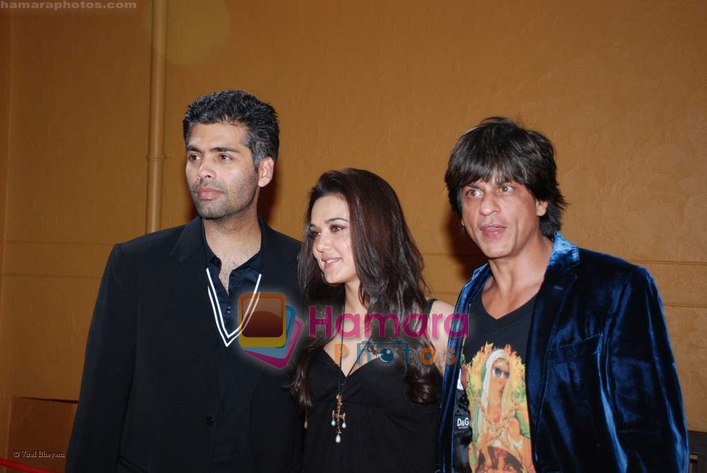 Shahrukh Khan, Karan Johar, Preity Zinta at Lil Star Awards in  Yashraj Studios on 2nd November 2008 