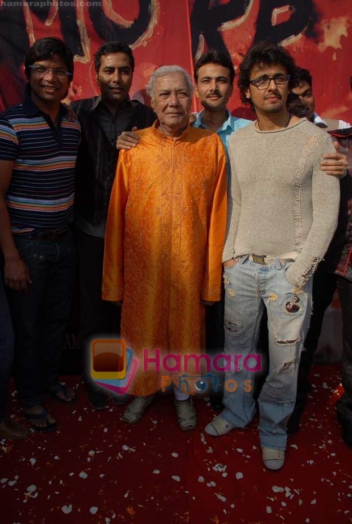 Shaan, Ustad Ghulam Mustafa Khan, Sonu Nigam at the Mahurat of Film Tomorrow in Sound City, Empire House, Andheri W on 12th November 2008 