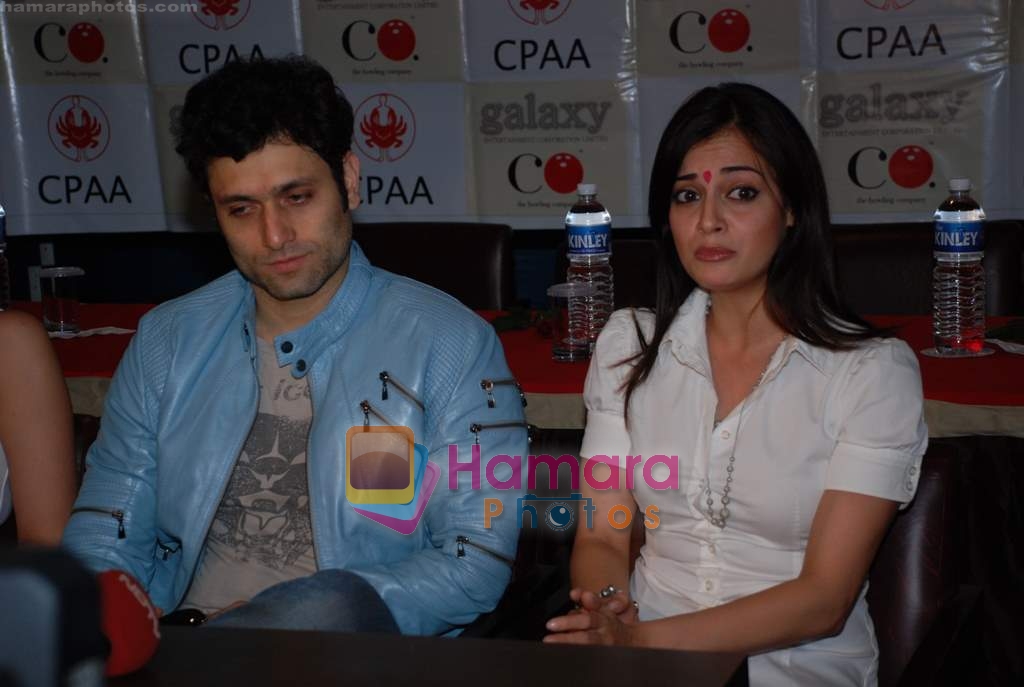 Shiney Ahuja, Dia Mirza celebrate Children's Day with cancer affected kids in Phoenix Mills on 13th November 2008 
