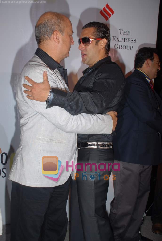 Salman Khan, Anupam Kher at Ramnath Goenka Indian Express photo award in Express Towers on 14th November 2008 