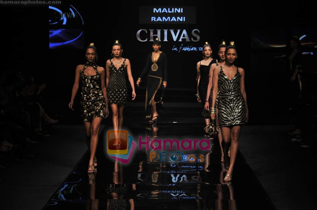 Model wallk the ramp for Malini Ramani at Chivas Fashion tour in Delhi on 19th November 2008