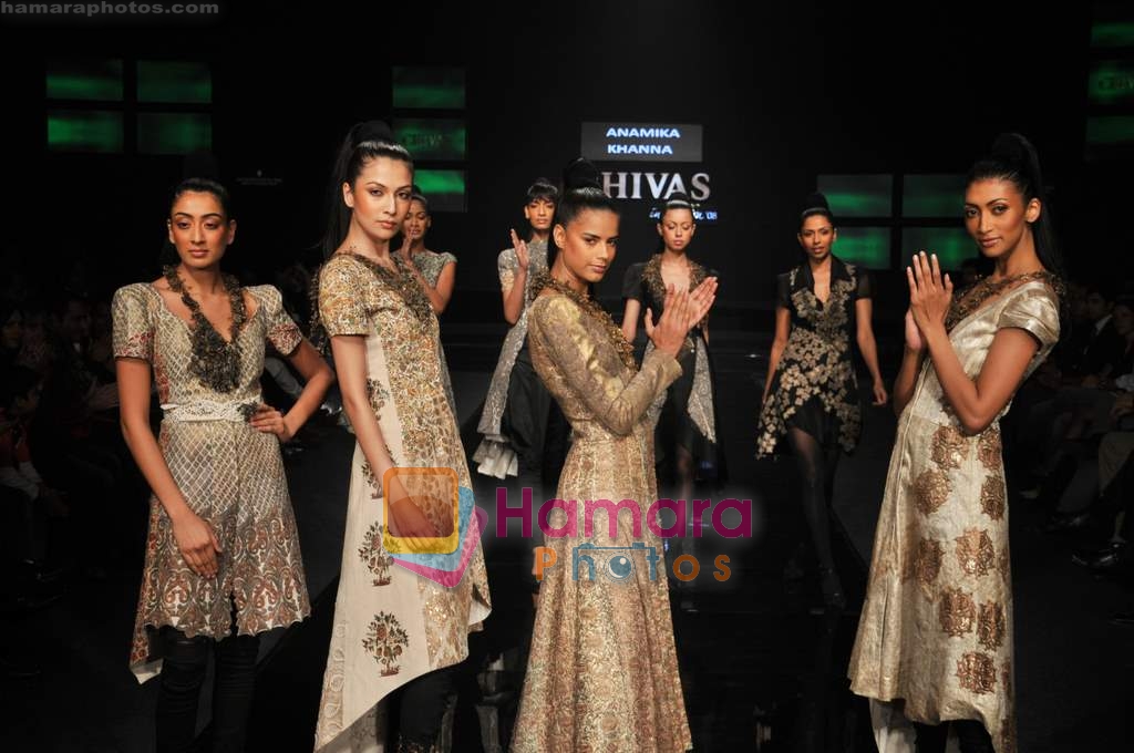 Model wallk the ramp for Anamika Khanna at Chivas Fashion tour in Delhi on 19th November 2008