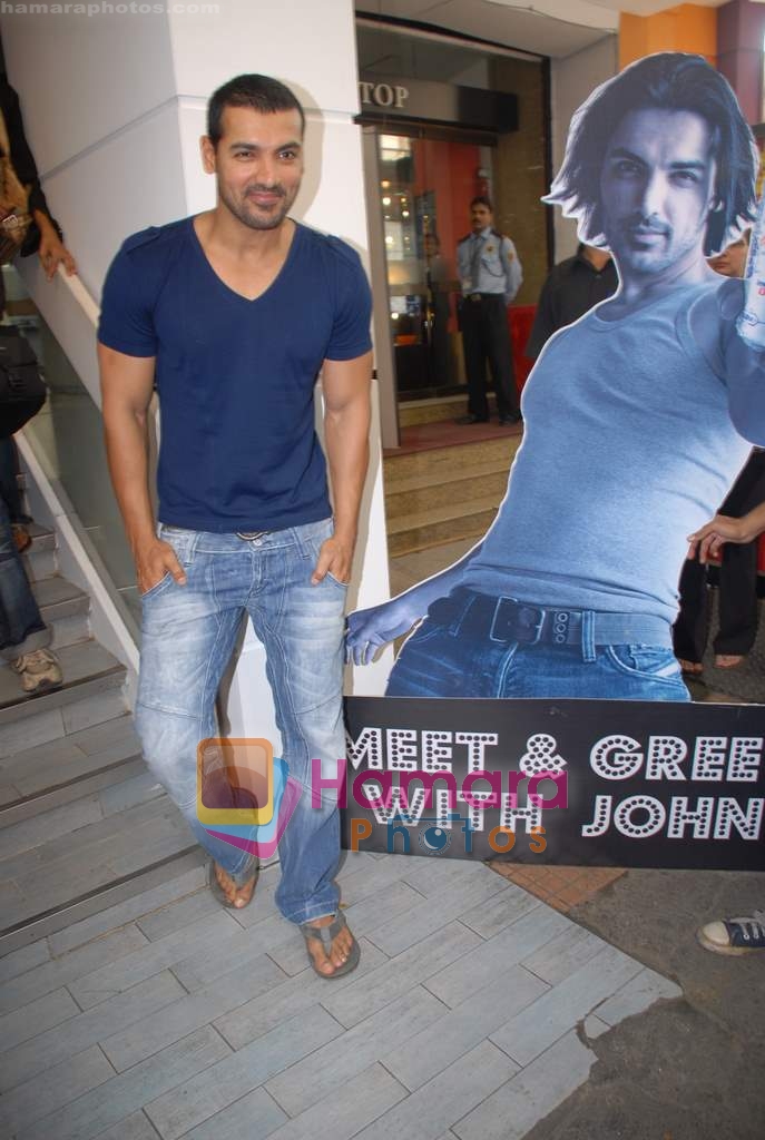 John Abraham at the Andheri Branch of Bombay Blue today on 19th November 2008