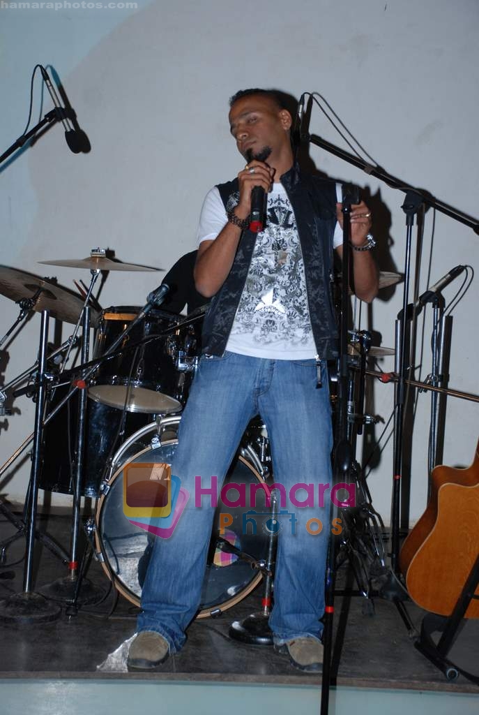 Vidyadhar Bhave at the Music launch of Vidyadhar Bhave's album in Magic, Worli on 20th November 2008