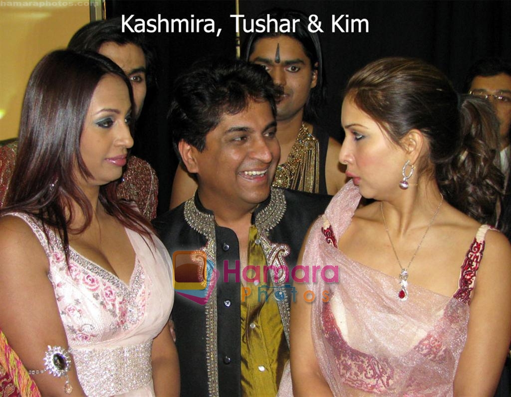 Kim Sharma, Kashmira Shah, Tushar Unadkat at the Bollwood Fashion Event of Masala Weedings on 23rd November 2008 