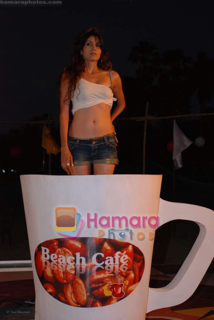 Model Susheel Video Shoot in a coffee cup in Madh on 26th November 2008