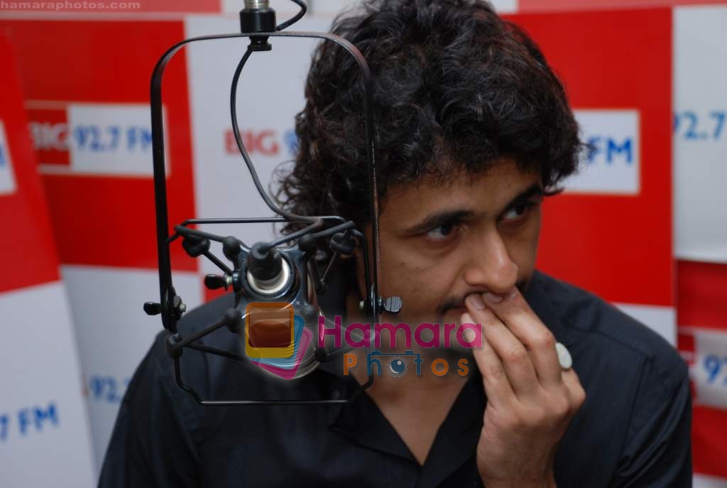 Sonu Nigam launches  World Aids Day theme of  _Sirf Ek Se Pyaar_ campaign in Big Fm studios on 1st December 2008