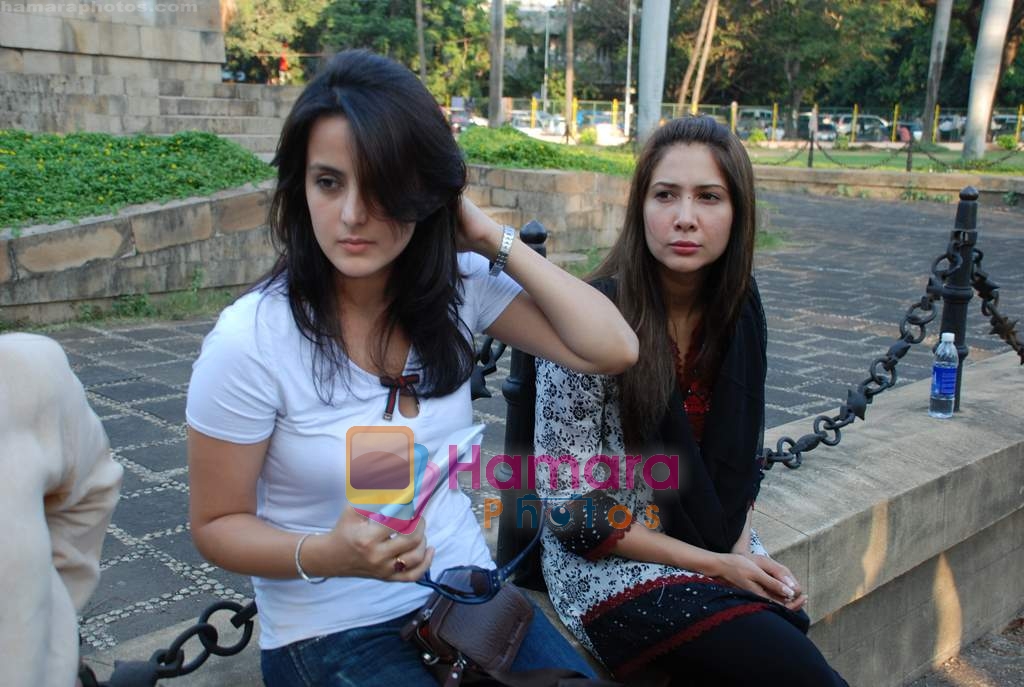 Tulip Joshi, Kim Sharma at peace march protest in Mantralaya on 2nd December 2008