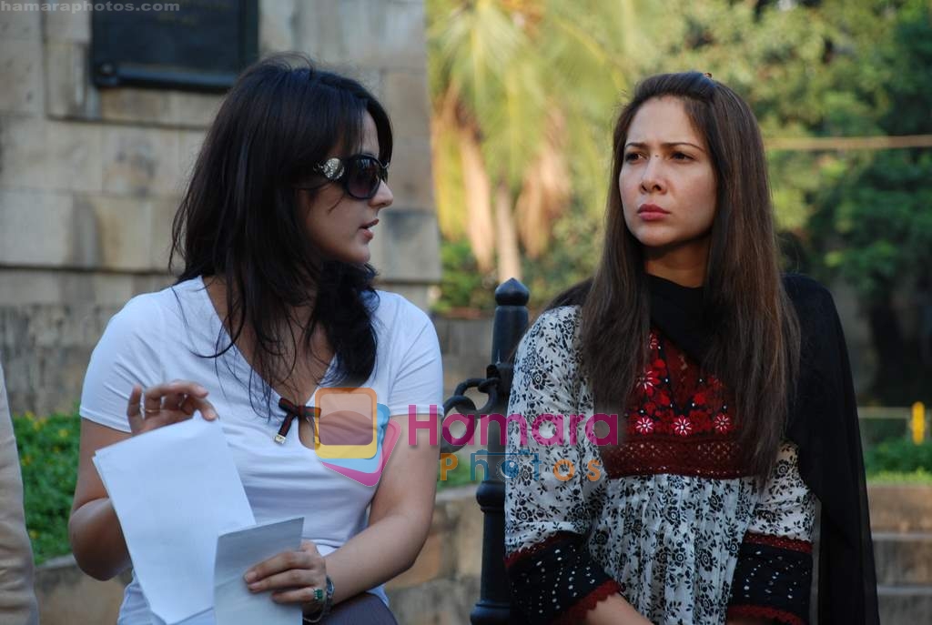 Kim Sharma, Tulip Joshi at peace march protest in Mantralaya on 2nd December 2008