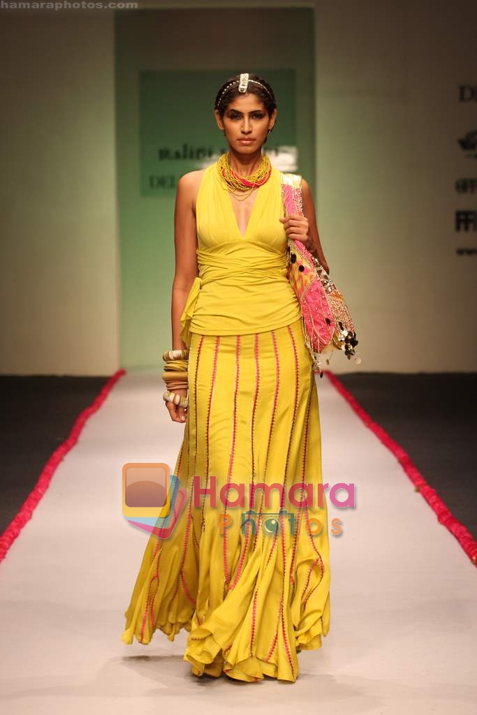 Model walk the ramp for Malini Ramani at Delhi Fashion Week on 3rd December 2008 