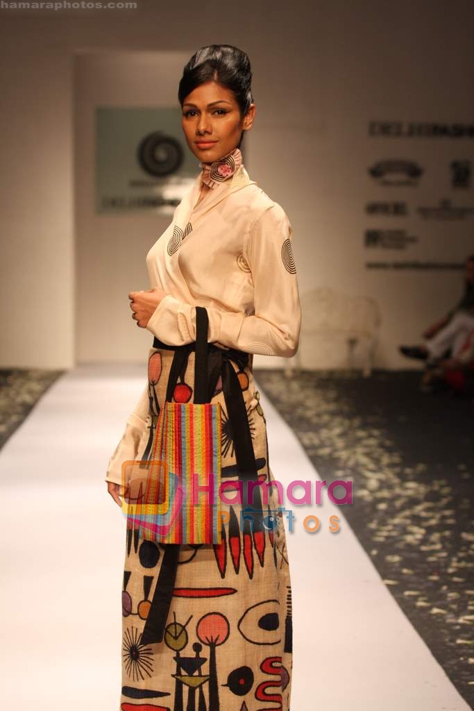 Model walk the ramp for Sonam Dubal at Delhi Fashion Week on 3rd December 2008 