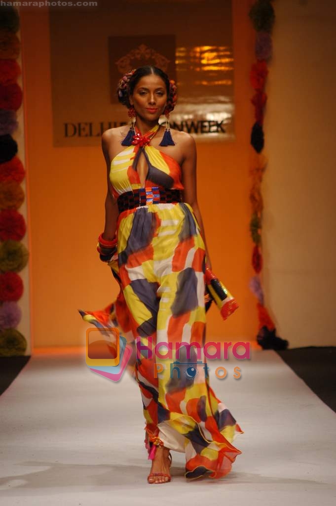 Model walk the ramp for Preeti Chandra at Delhi Fashion Week on 3rd December 2008