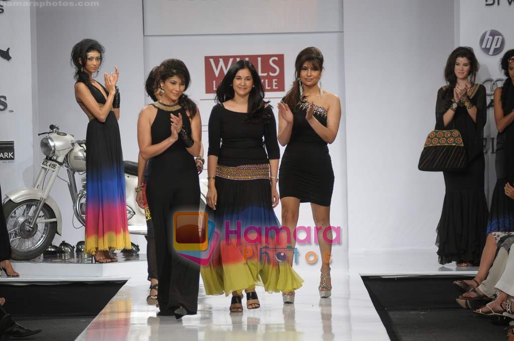 Models Showcasing Designs of Kavita Bhartia during Wills Fashion Week on Oct 16,  2008 
