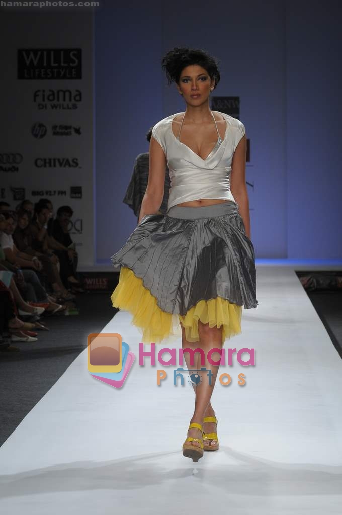 Models showcasing designs of Apnarna and Norde during Wills Fashion Week on 17th Oct 2008