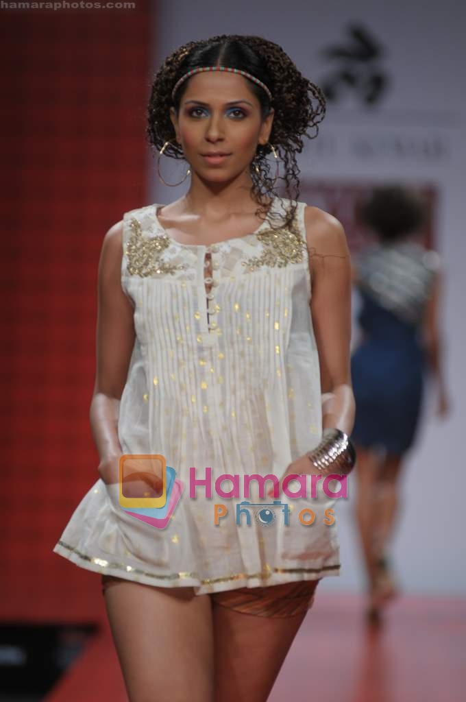 Model walk the ramp for Ritu Kumar at Wills Fashion Week 
