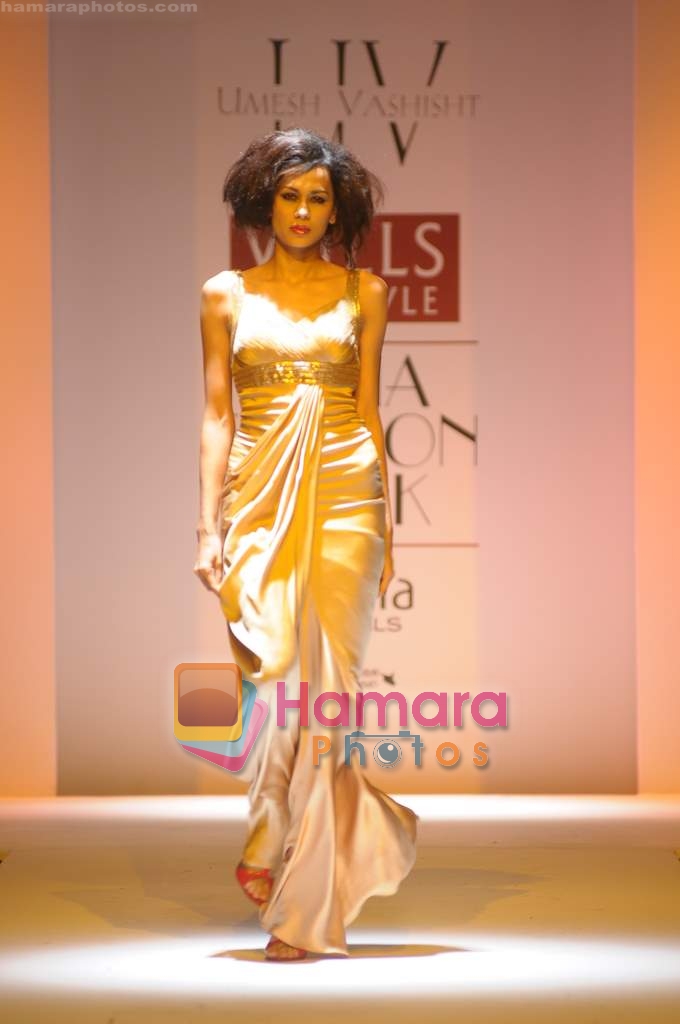 Model walk the ramp for Umesh Vashisht at Wills Fashion Week