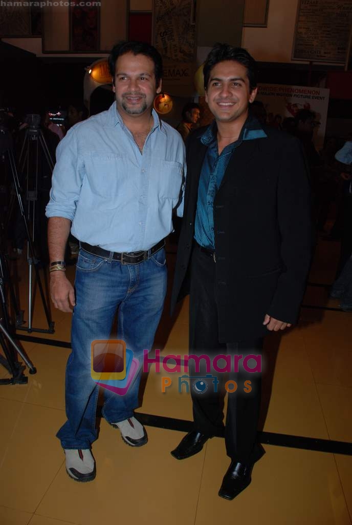 Suresh Menon at Marathi film Satya premiere  in Cinemax on 6th December 2008 