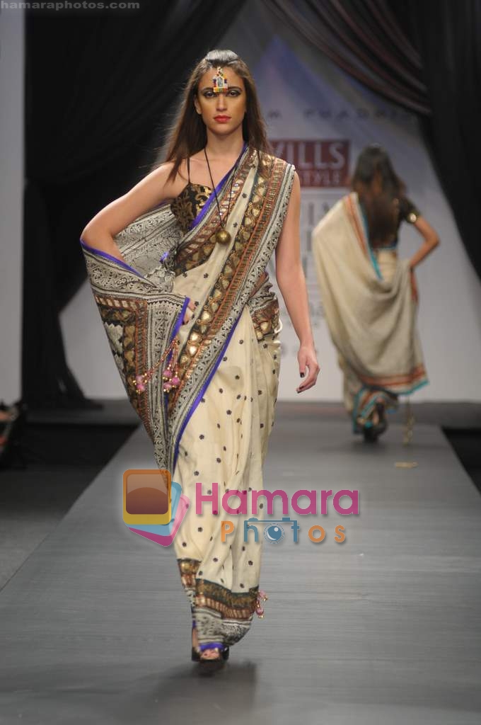 Model walk the ramp for Vikram Phadnis at Wills Fashion Week 