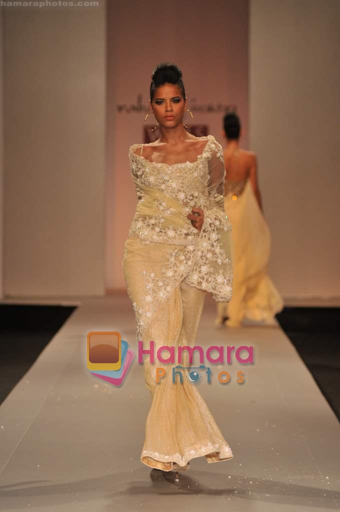 Model walk the ramp for Rabani and Rakha at Wills Fashion Week 