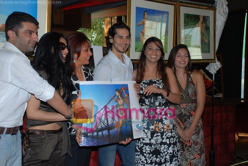 Dino Morea, Maureen Wadia at the launch of Gladrags Swimsuit Calendar 2008-1