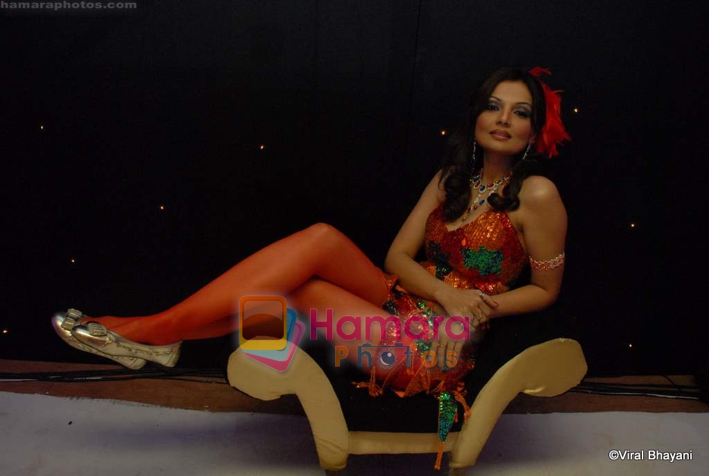 Deepshikha Nagpal at the Dancing Queen Show on Colors 