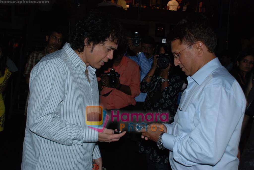 Zakir Hussain at the launch of Sivamani's debut album _Mahaleela_ in Mumbai on 10th December 2008 