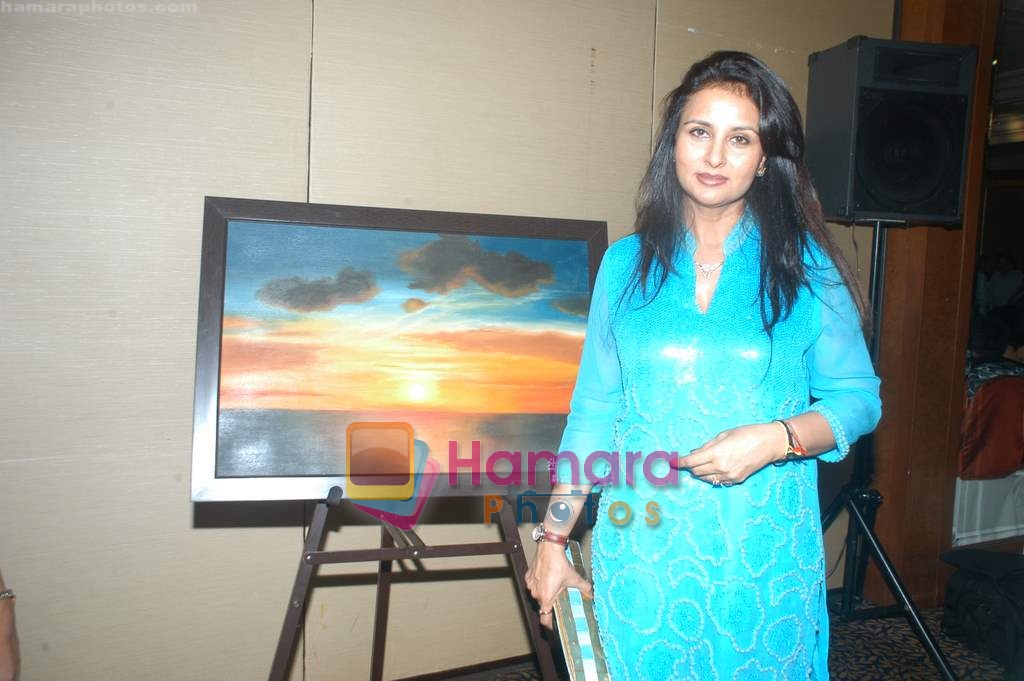 Poonam Dhillon at Ayushi Mahajan art event in Leela Hotel on 15th December 2008 