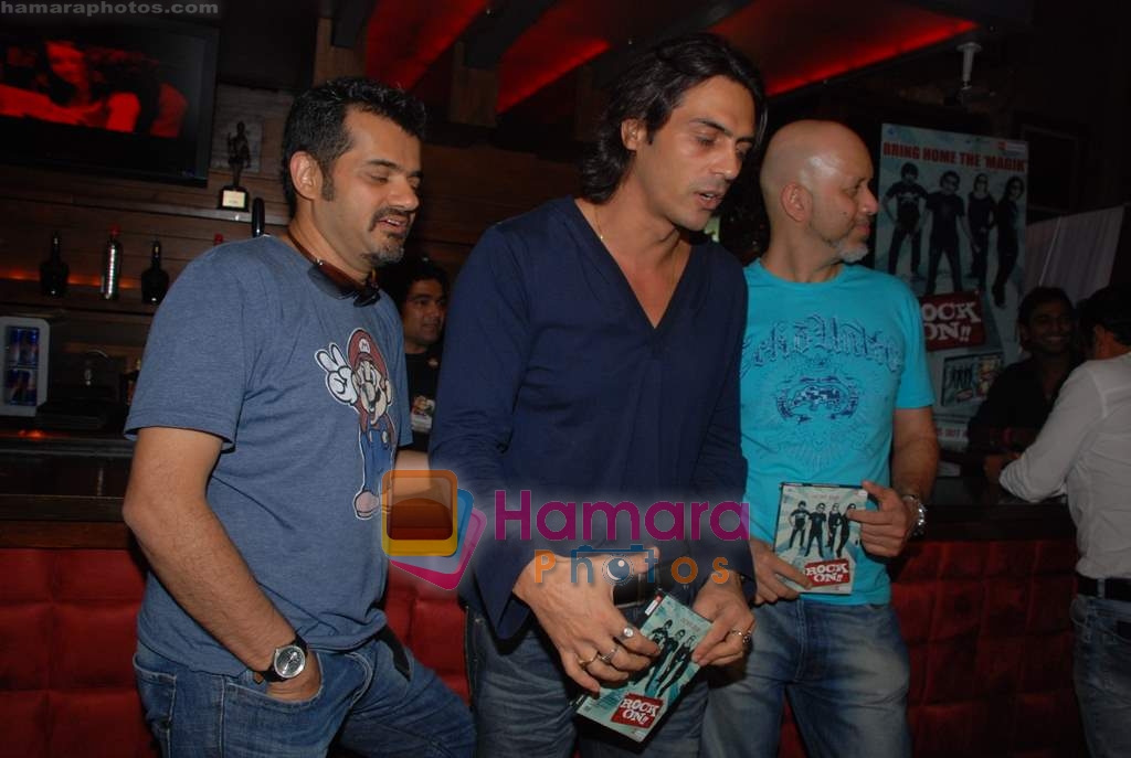 Ehsaan Noorani, Arjun Rampal, Loy Mendonca at Rock On DVD launch in Hard Rock Cafe on 17th December 2008 