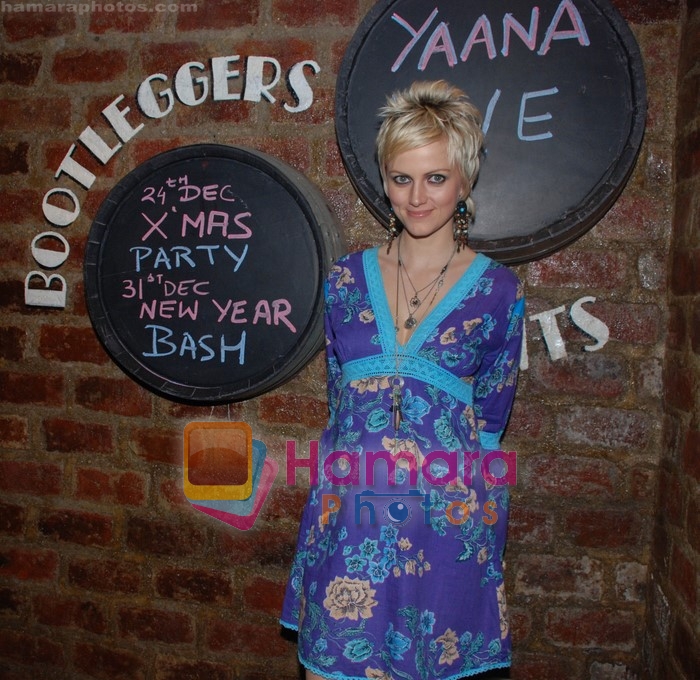 Yana Gupta performs at Bootleggers in Bootleggers, Colaba, Mumbai on 19th December 2008