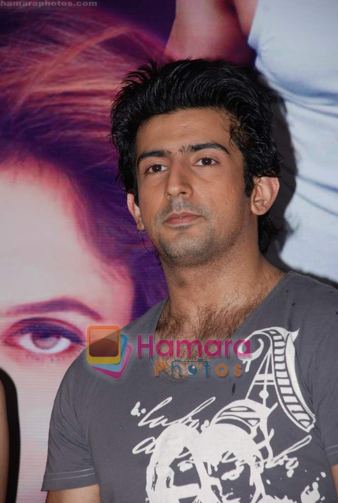Aslam Khan at 31st march music launch on 19th December 2008 