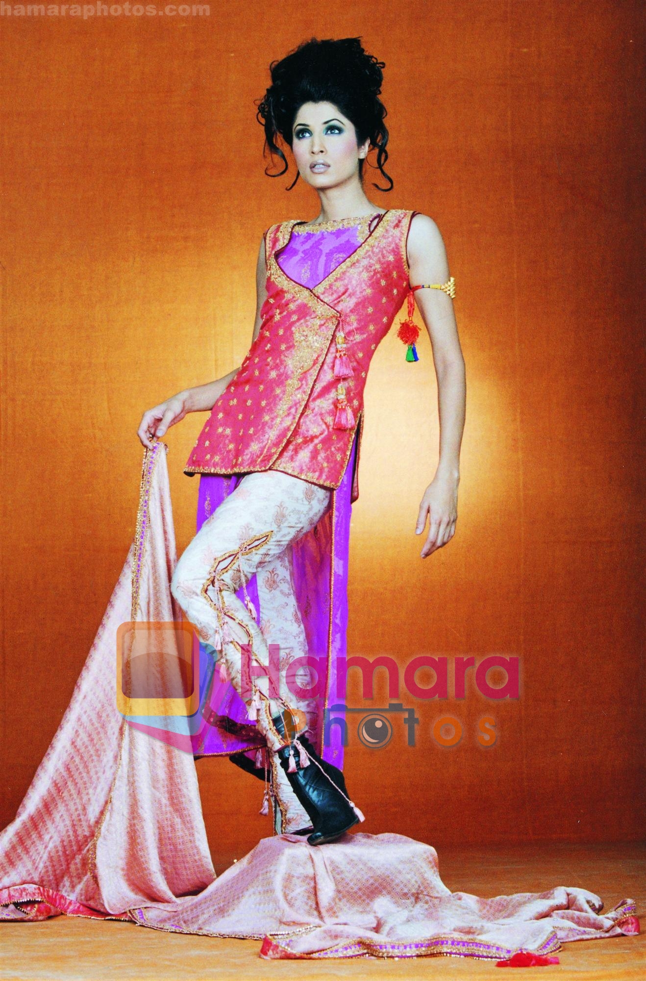 Model at Pakistani designer Nilofer Shahid wedding collection on 20th December 2008 