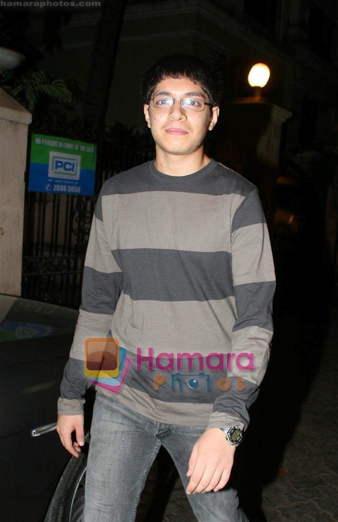 junaid at ghajini special screening on 23rd December 2008