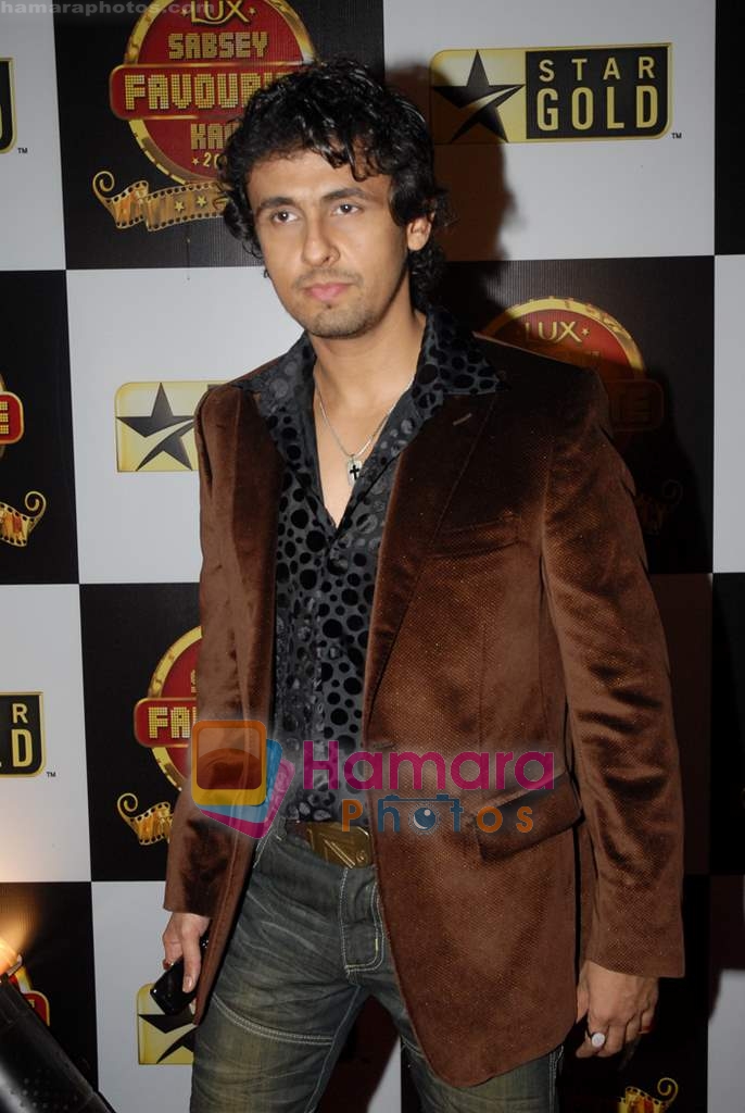 Sonu Nigam at LUX Sabsey Favourite Kaun Grand Finale in Star Gold on 23rd December 2008 