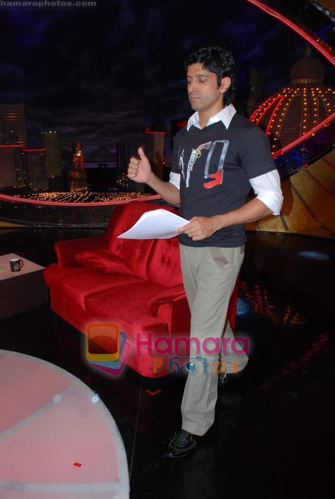 Farhan Akhtar on the sets of Farhan Akhtar's Oye its Friday in Yash Raj Studios on 25th December 2008 