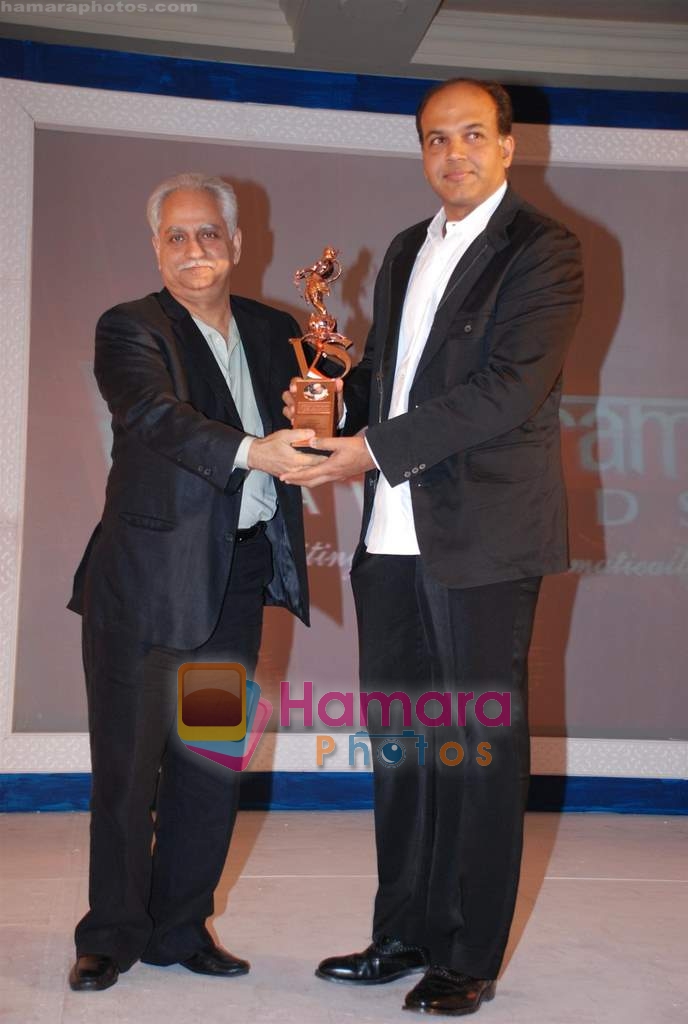 Ramesh Sippy, Ashutosh Gowarikar (won Best Director for Jodhaa Akbar) at the V Shantaram Award Ceremony in JW Marriott on 26th Dec 2008