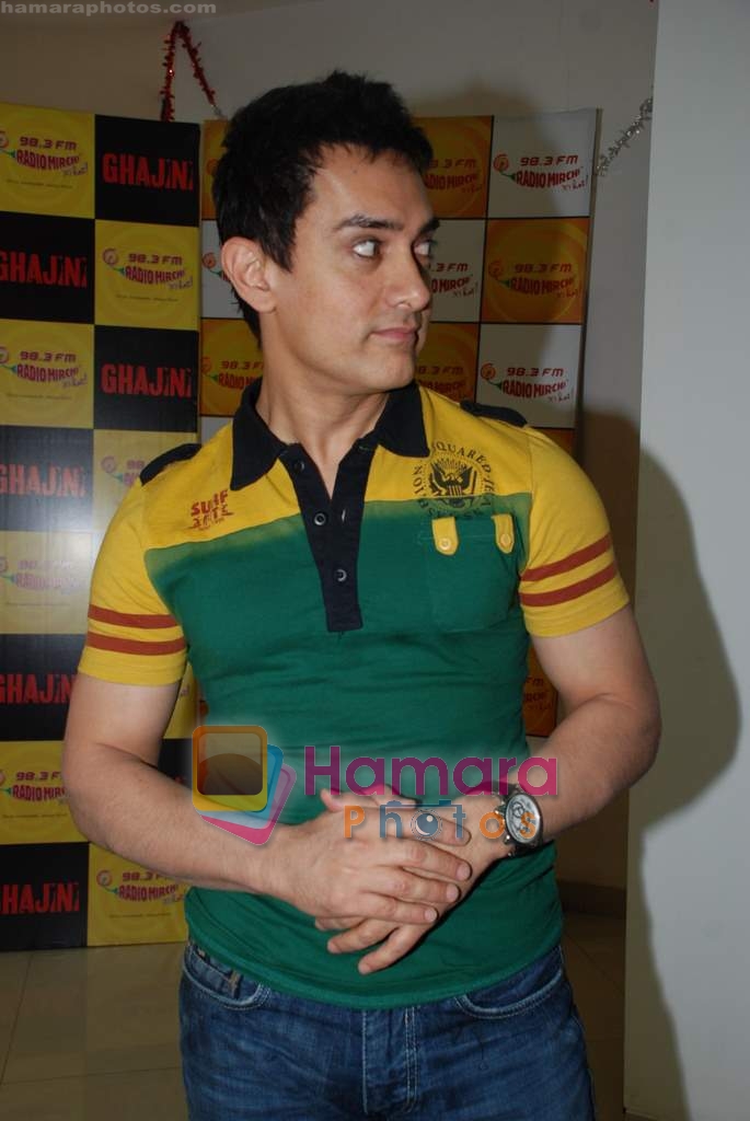 Aamir Khan on the sets of Radio Mirchi 98.3 FM in Mahalaxmi on 27th December 2008 