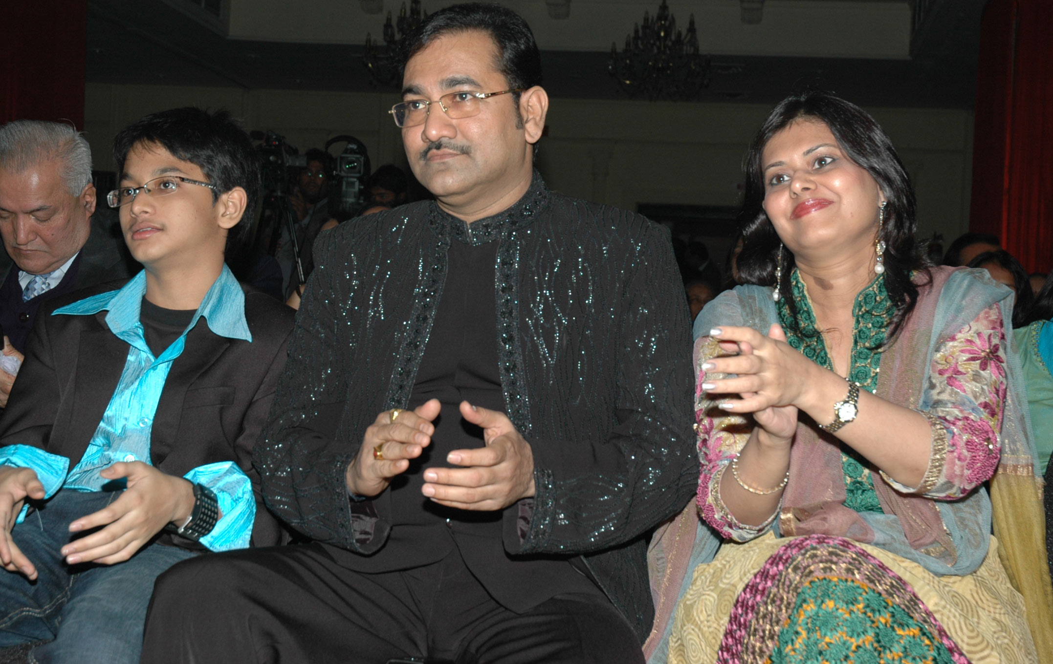 Sidhant Bhosle, Sudhesh Bhosle, Hema Bhosle at the launch of film Jalebi Culture on 28th Dec 2008
