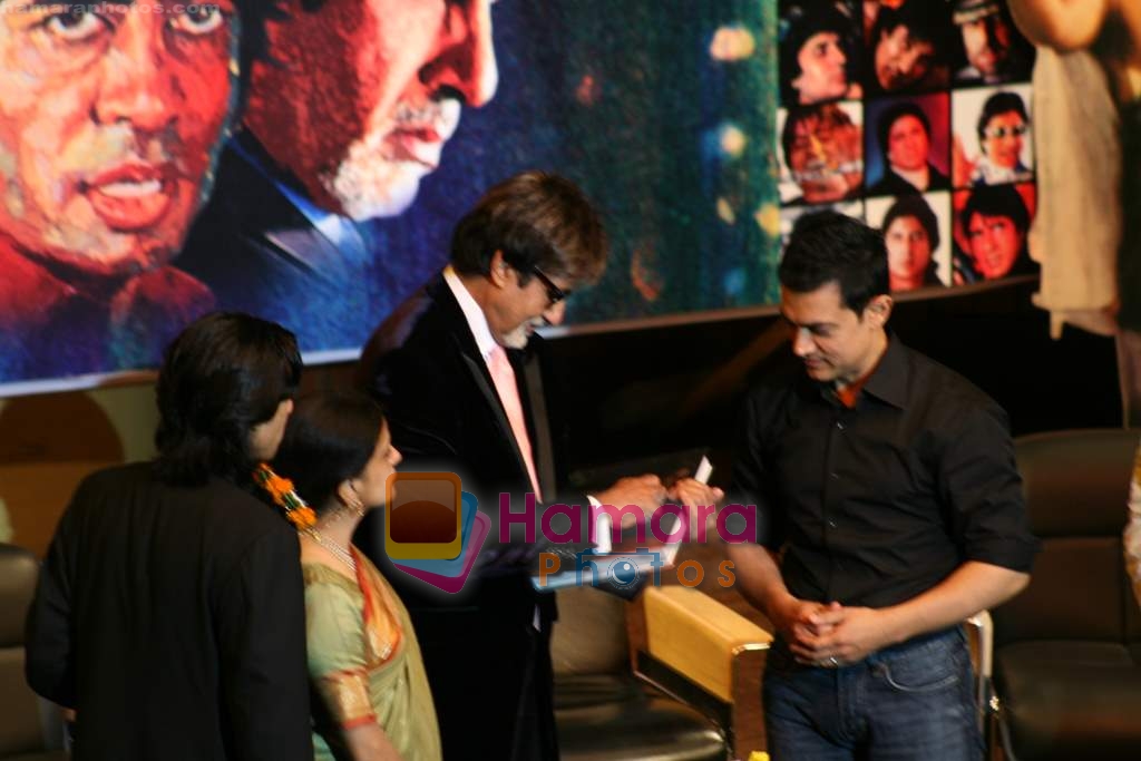 Aamir Khan, Amitabh Bachchan at Osian's - Gala Launch of BACHCHANALIA in NCPA on Jan 3rd 2009 