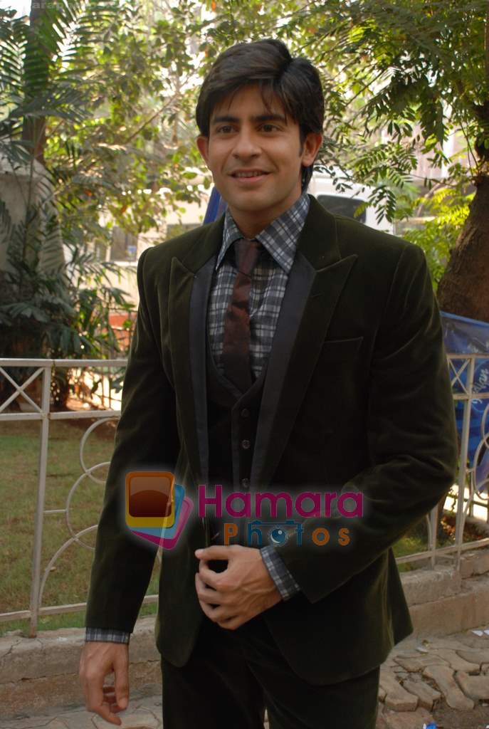 Hussain on the sets of Indian Idol 4 on 3rd Jan 2009 