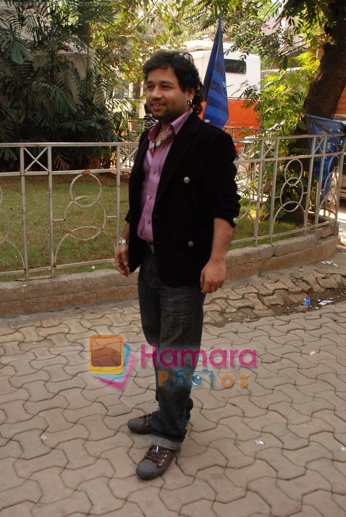 Kailash Kher on the sets of Indian Idol 4 on 3rd Jan 2009 