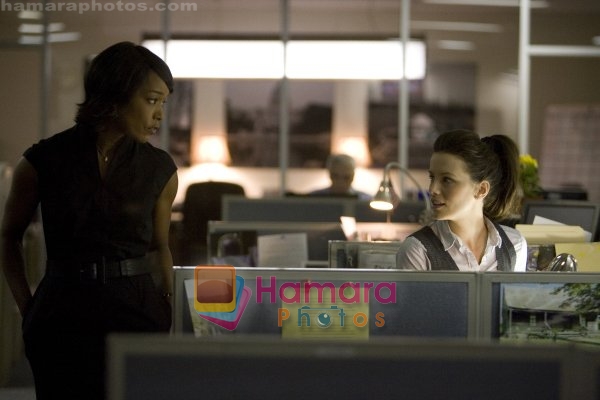 Angela Bassett, Kate Beckinsale in still from the movie Nothing But the Truth