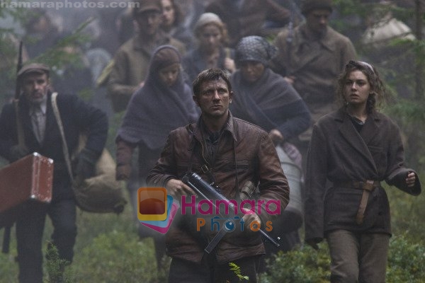 Daniel Craig in still from the movie Defiance 